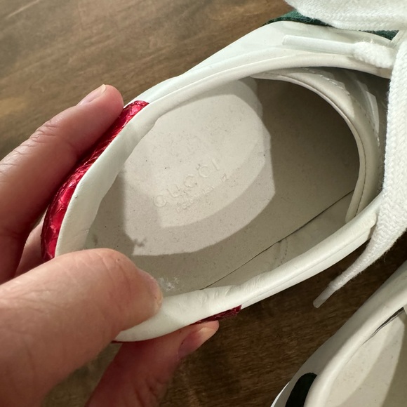 Gucci ace sneakers size 39. Lightly used. - Picture 5 of 9